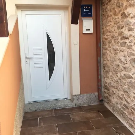 Luka Arbanasi