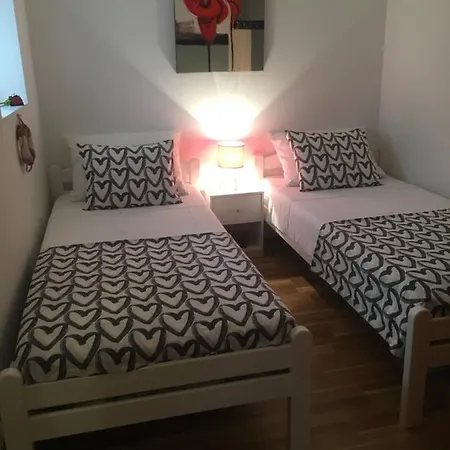 卢卡阿巴纳西公寓 *